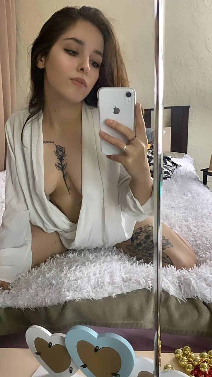 Алиса - Интим салон Питера  +7(981)260-89-38