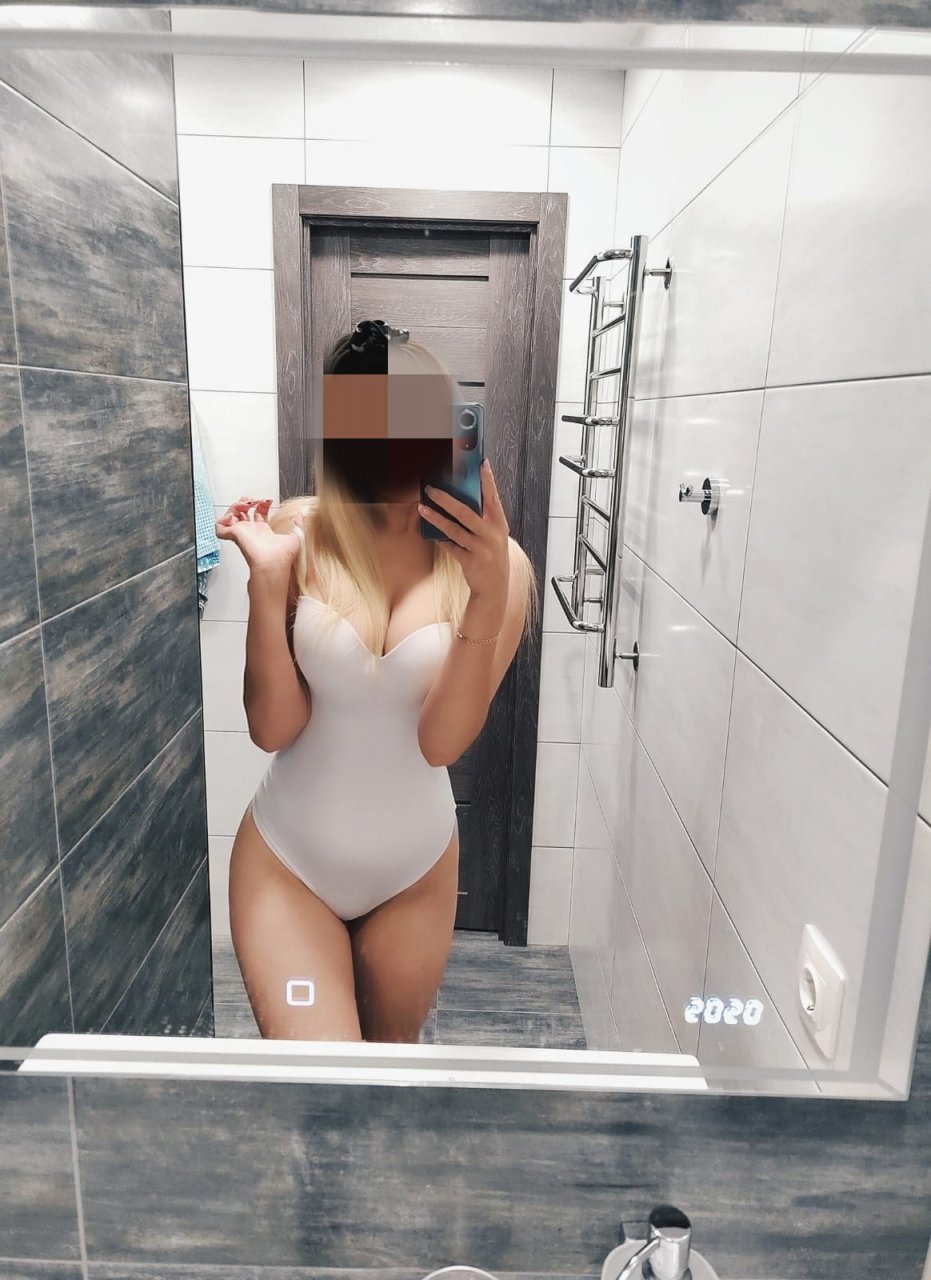 Викуся - Индивидуалка СПб +7(981)590-51-52